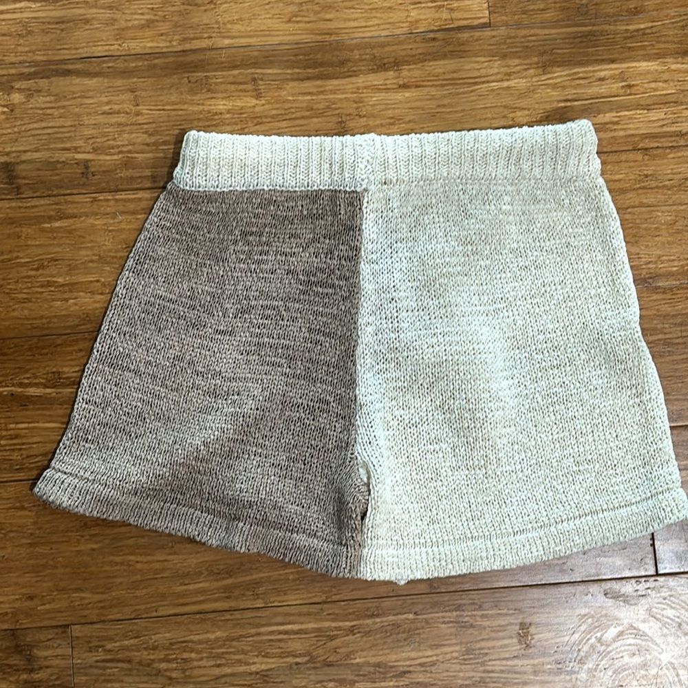 NWT Blu Pepper Colorblock Knit Lounge Shorts Cream Taupe Size M - Picture 4 of 6